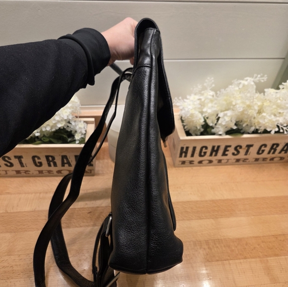 Latico Leathers Black Genuine Leather Backpack Vintage - Picture 4 of 16